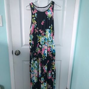 XL maxi floral dress with pockets!